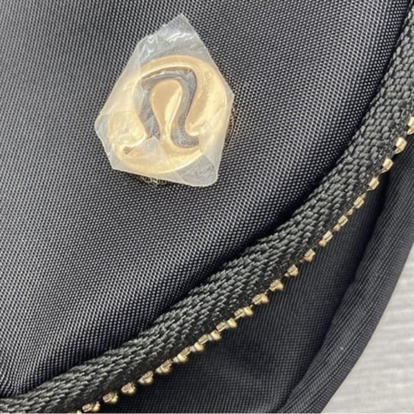 Lululemon All Night Festival Bag 5L Gold Hardware NWT - Picture 5 of 6